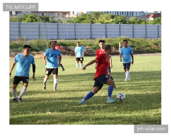 第四官员在足球比赛中的职责有哪些？规则全解析